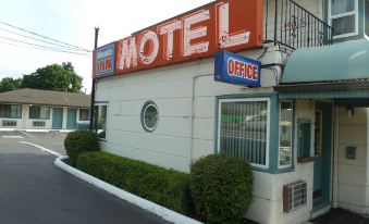 Milwaukie Inn Portland South Oak - 0223012000kwq74xrECF7 R 339 206 R5 D