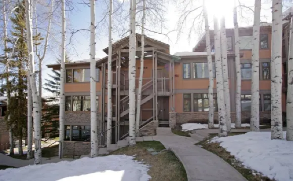 Charming slopeside condo with pool