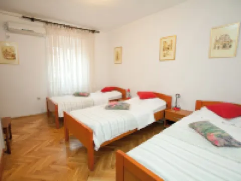 Victoria Spire Center of the Old Town Hotel di Zadar