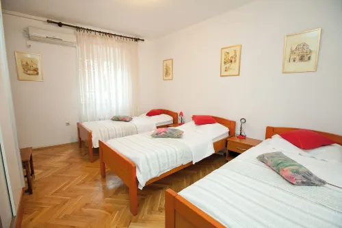 Victoria Apt Old Town by Adex Travel - sarapan