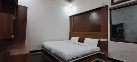 Madhu Sudhan Отели в г. Чхатикара