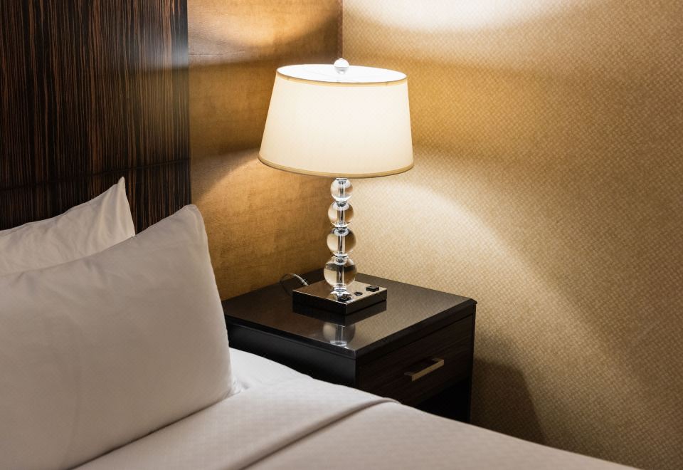 크라운 플라자 뉴어크 에어포트 레스토랑