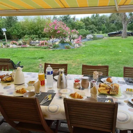 Maison d'Hôtes la Quèrière Отели в г. Мюр-де-Солонь