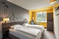 Hwest Hotel