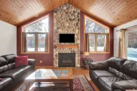 Lodges Of The Lakes Hotels in Adams County