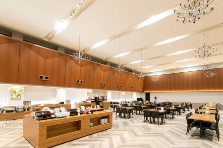 Tosei Hotel & Seminar Makuhari Отели рядом со станцией Цуданума