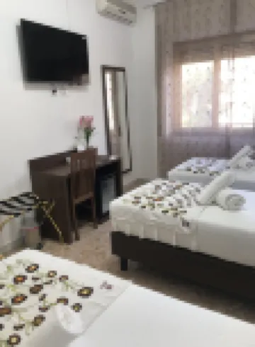 Affittacamere Dianir Hotel berhampiran Stesen Metro Subaugusta