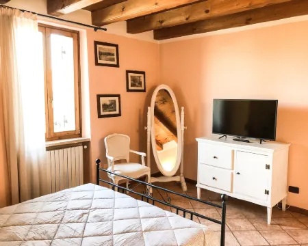 Le Finestre Su Borghetto Hotels in Valeggio sul Mincio