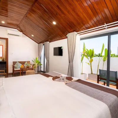 Tropical Home Villa Các khách sạn gần Cẩm Nam