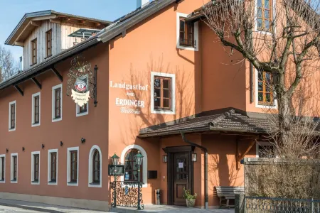 Landgasthof Zum Erdinger Weissbräu Отели рядом с достопримечательностью «Bad Aibling - Therapie & Wellness - H. Waldner»
