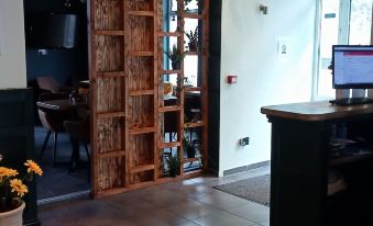 Windsor Hotel & Bar