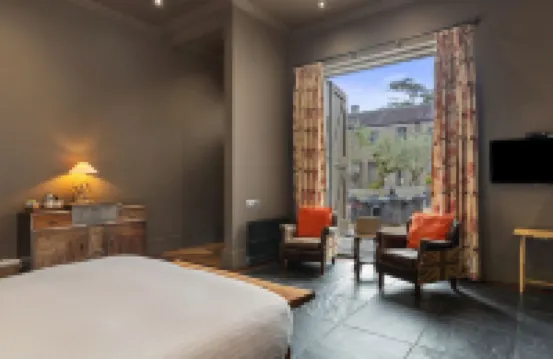 斯勒貝赫公園餐廳客房酒店