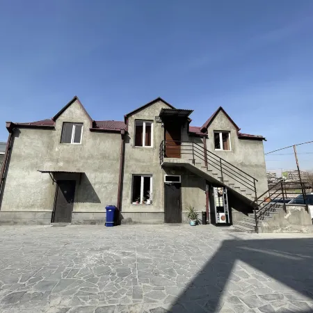 Noragyugh Guest House