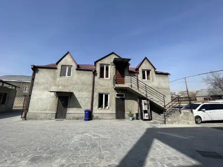 Noragyugh Guest House Отели рядом с Аэропорт Звартноц