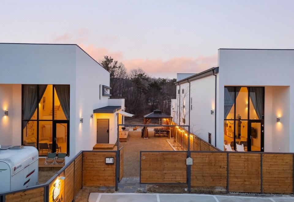 아기고래풀빌라 객실