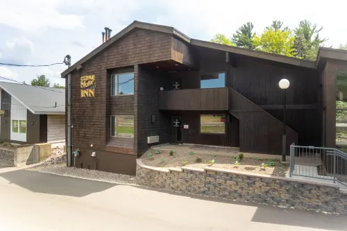 Cedar Motor Inn Hotels in Marquette