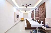 Click Hotel Narayana Hotels in Makha Pur