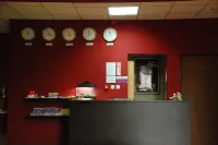 Royal Hostel - Hostels