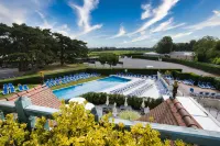 Renaissance Paris Hippodrome de St. Cloud Hotel