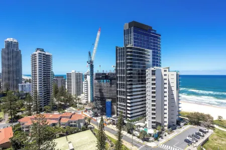 Baronnet Apartments Отели рядом с достопримечательностью «The Wax Museum»