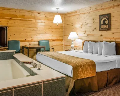 Cabins of Mackinac & Lodge