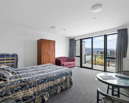 Falcon's Nest Hotels in Cromwell