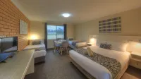 Rosebourne Gardens Motel Hotels in Woolgoolga