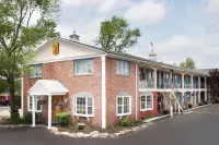 Super 8 by Wyndham Sturbridge Hotels in Sturbridge