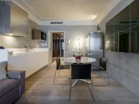 Milan Royal Suites & Luxury Apartments モンテ ナポレオーネ通り周辺のホテル