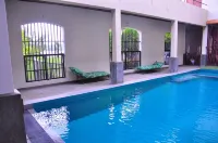 Serenity Lake Front Villa Hotels in Piliyandala