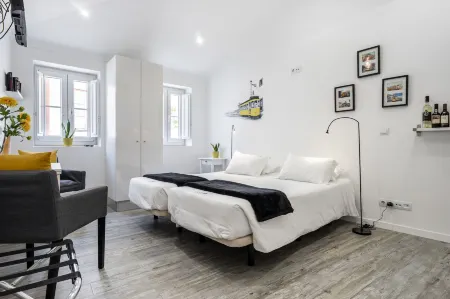 Castle Inn Lisbon Apartments Отели рядом с достопримечательностью «Базилика-да-Эштрела»