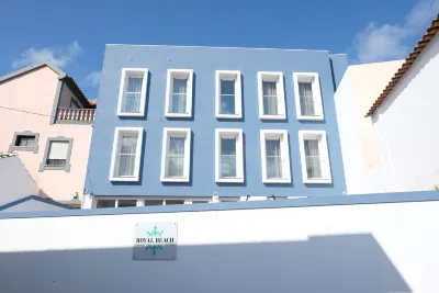 Royal Beach Hostel & Suites Hotel di 