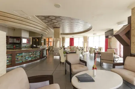 Hunguest Hotel Apollo Отели в г. Хайдусобослоский яраш