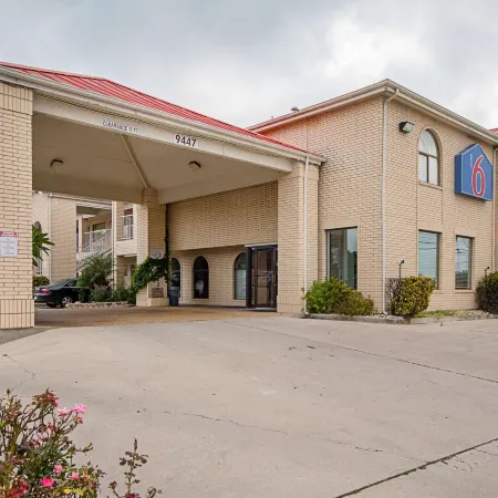 Motel 6 San Antonio, TX - Fiesta Trails Отели рядом с достопримечательностью «Медицинский центр»