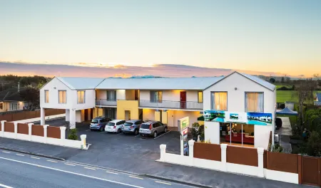 Parkside Motel Отели в г. Раби Бэй