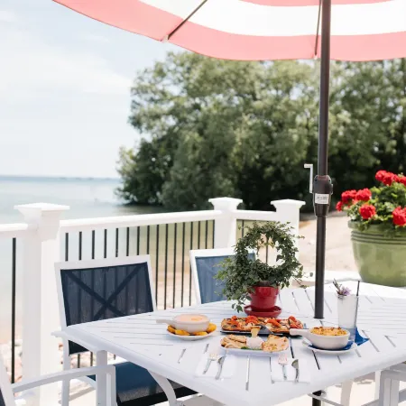 Breakers Resort - Lakeside