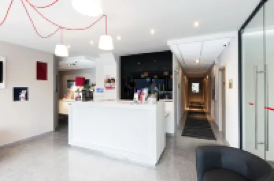 Glassy Hotel, the Originals City, Marne-la-Vallée Est, Meaux Hotels in Meaux