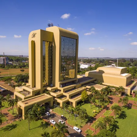 Rainbow Towers Hotel & Conference Centre Отели в г. Хараре