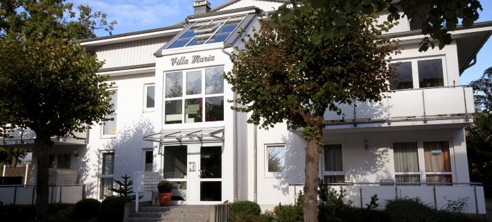 Villa Maria, Ferienwohnung 5 Отели в г. Бинц