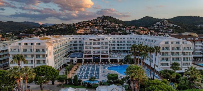 Aqua Hotel Aquamarina & Spa Hotels in Maresme