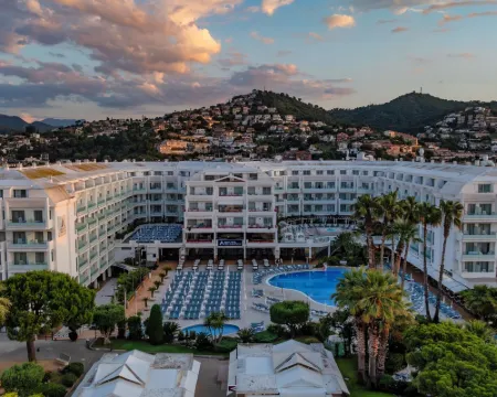 AQUA Hotel Aquamarina & Spa Destacadas Photos