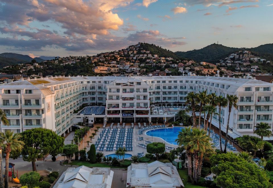 hotel overview picture