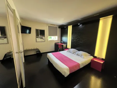 Hôtel Gardenia Bordeaux Est Отели в г. Помпиньяк