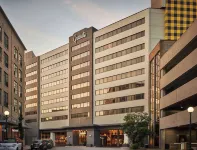 Graduate by Hilton Iowa City Отели рядом с достопримечательностью «Универзитет Ајове»