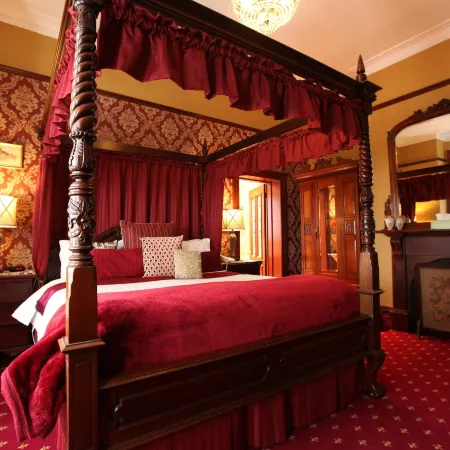 The Grand on Macfie Hotels in Devonport