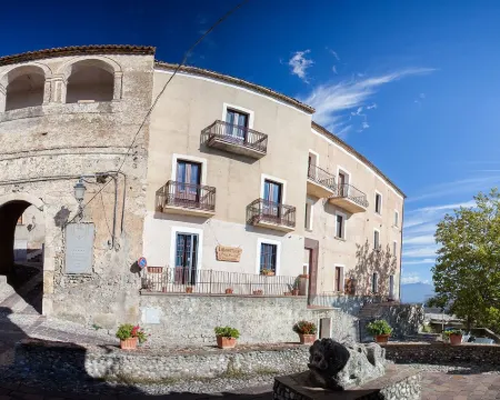 Castello Di Altomonte Ristorante Albergo Hotel a Altomonte