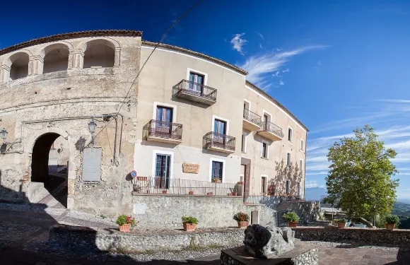 阿爾託蒙特城堡酒店