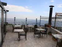 Seahouse Suites โรงแรมใกล้ตลาด Arasta Bazaar