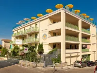 Sky Pool Hotel Sole Garda Hotels in Garda Town