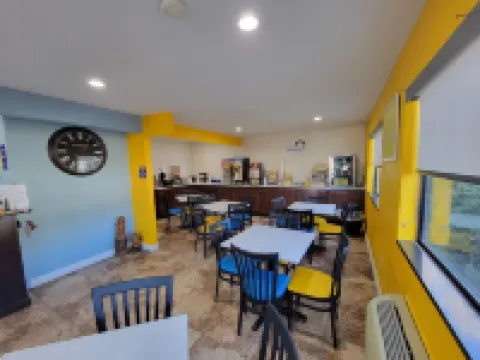 Days Inn by Wyndham Ruidoso Downs